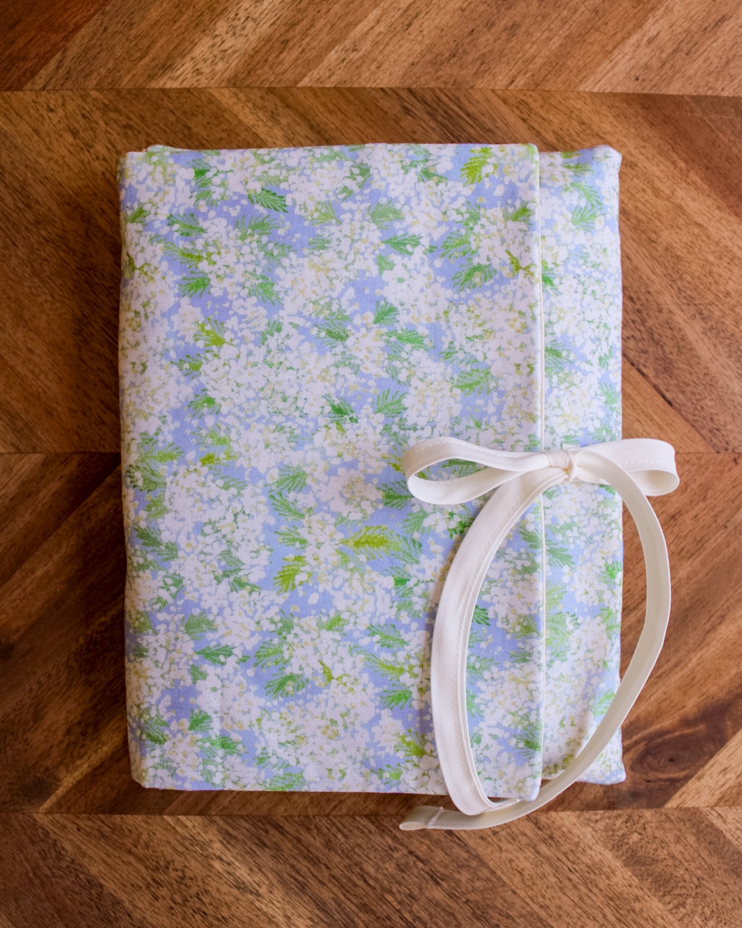 Book Sleeve - Blue Hydrangea