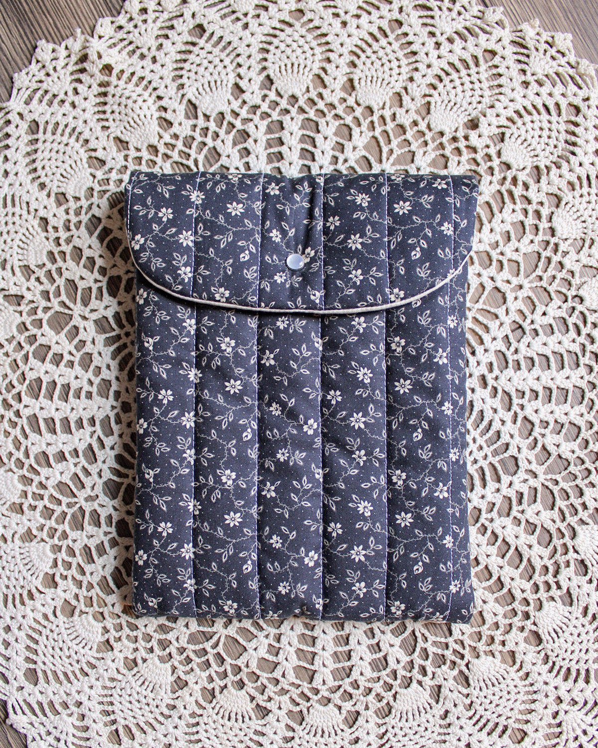 Kindle Sleeve - Midnight Floral