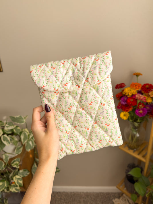 Market Exclusive E-Reader Sleeves