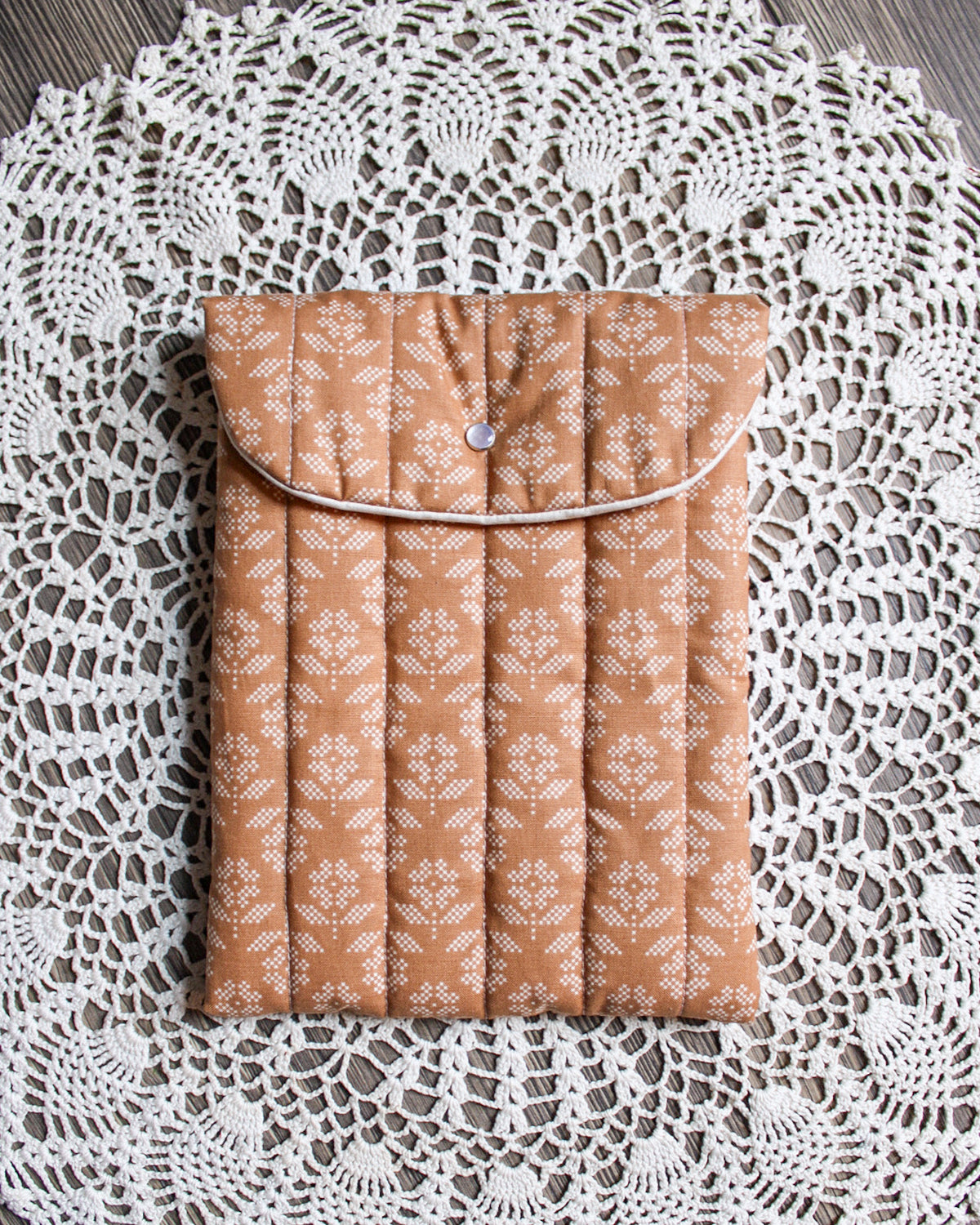 Kindle Sleeve - Stitched Flowers
