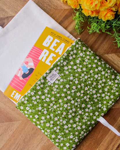 Book Sleeve - Green Daisies